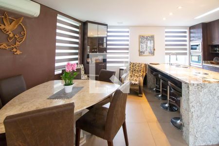Sala de Jantar/Cozinha de casa de condomínio para alugar com 4 quartos, 309m² em Vila Nova, Porto Alegre