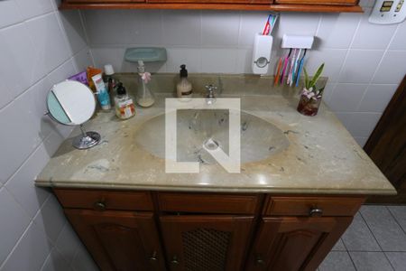 Casa à venda com 298m², 5 quartos e 2 vagasBanheiro 2