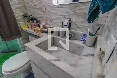 Apartamento à venda com 51m², 2 quartos e 1 vagaDetalhe do Banheiro