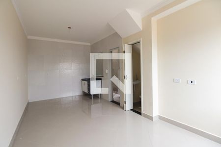 Sala de casa de condomínio para alugar com 2 quartos, 55m² em Vila Esperança, São Paulo