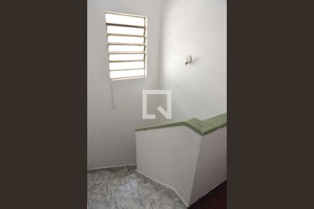 Casa para alugar com 120m², 2 quartos e sem vagaEscada