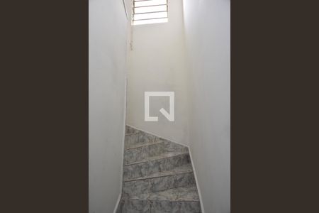 Casa para alugar com 120m², 2 quartos e sem vagaEscada