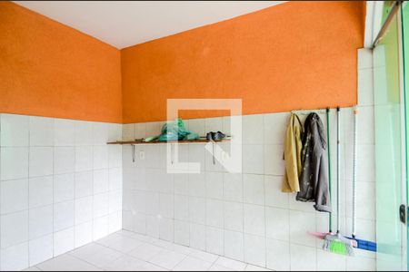 Casa à venda com 250m², 3 quartos e 2 vagasÁrea de Serviço