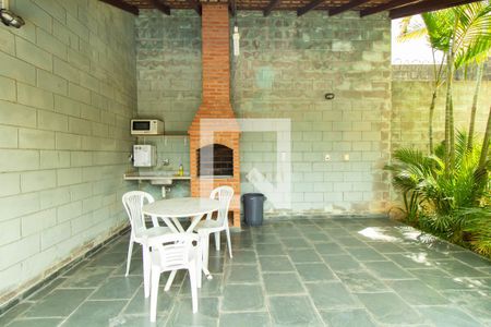 Apartamento para alugar com 44m², 2 quartos e 1 vagaÁrea comum - Churrasqueira