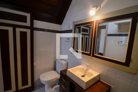 Casa à venda com 100m², 3 quartos e 2 vagasBanheiro