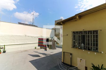 Casa à venda com 240m², 2 quartos e sem vaga Casa à venda com 240m², 2 quartos e sem vagaQuintal