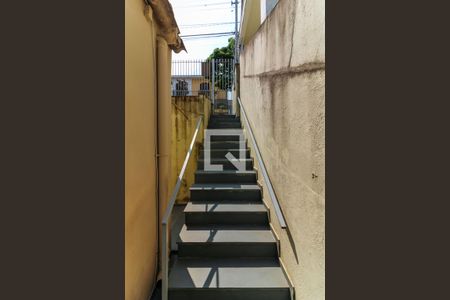 Casa à venda com 240m², 2 quartos e sem vaga Casa à venda com 240m², 2 quartos e sem vagaEscada de Entrada