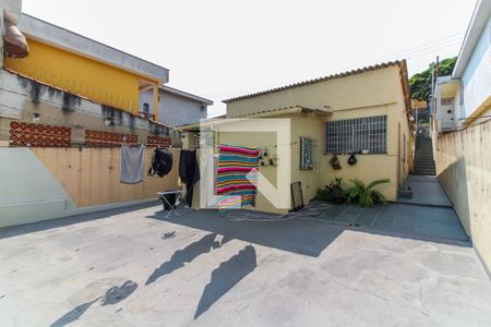 Casa à venda com 240m², 2 quartos e sem vaga Casa à venda com 240m², 2 quartos e sem vagaQuintal
