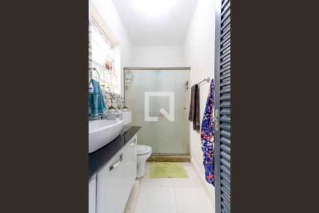 Casa à venda com 295m², 5 quartos e 2 vagasBanheiro 1