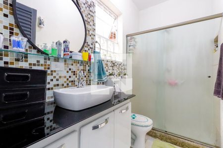 Casa à venda com 295m², 5 quartos e 2 vagasBanheiro 1