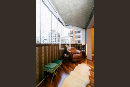 Apartamento à venda com 230m², 4 quartos e 3 vagasVaranda