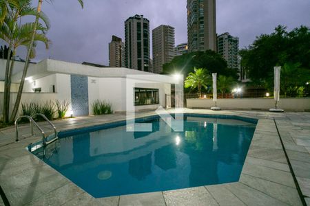 Apartamento à venda com 230m², 4 quartos e 3 vagasÁrea comum - Piscina