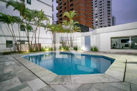 Apartamento à venda com 230m², 4 quartos e 3 vagasÁrea comum - Piscina