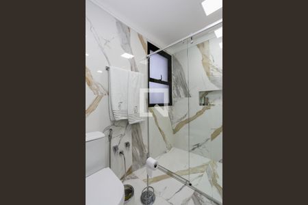 Apartamento à venda com 230m², 4 quartos e 3 vagasBanheiro da Suíte 1