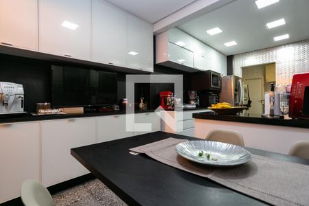 Apartamento à venda com 230m², 4 quartos e 3 vagasCozinha