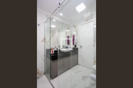 Apartamento à venda com 230m², 4 quartos e 3 vagasBanheiro da Suíte 1