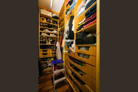 Apartamento à venda com 230m², 4 quartos e 3 vagasCloset da suíte 1