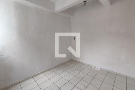 Casa para alugar com 60m², 1 quarto e sem vaga