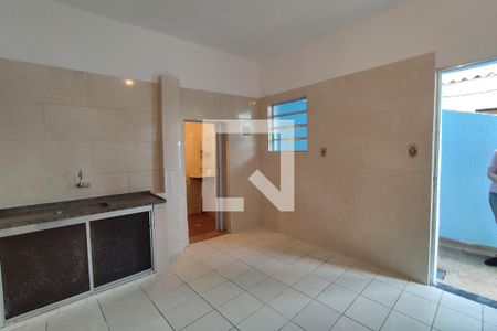 Casa para alugar com 60m², 1 quarto e sem vaga