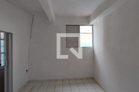 Casa para alugar com 60m², 1 quarto e sem vaga
