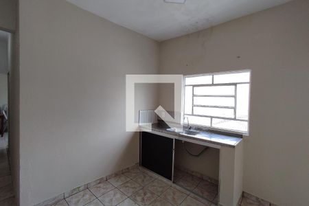 Casa para alugar com 60m², 1 quarto e sem vaga