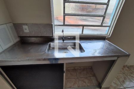 Casa para alugar com 60m², 1 quarto e sem vaga