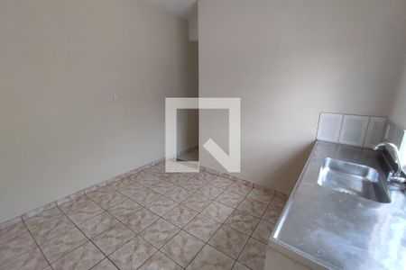 Casa para alugar com 60m², 1 quarto e sem vaga