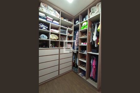 Casa à venda com 210m², 2 quartos e 2 vagasCloset