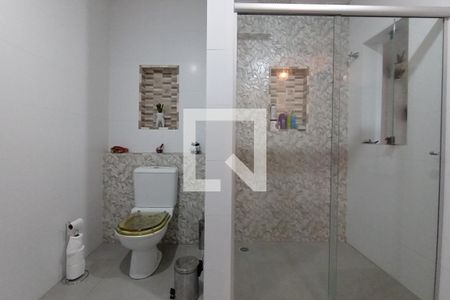 Casa à venda com 210m², 2 quartos e 2 vagasBanheiro 3 - Suíte 2