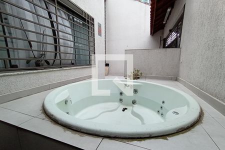 Casa à venda com 210m², 2 quartos e 2 vagasJacuzzi