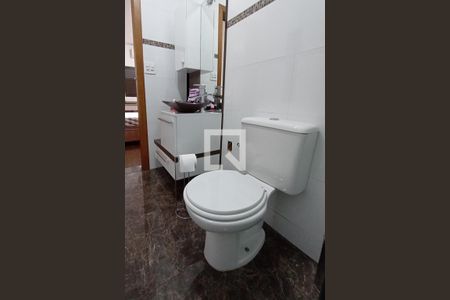 Casa à venda com 210m², 2 quartos e 2 vagasBanheiro 2 - Suíte 1