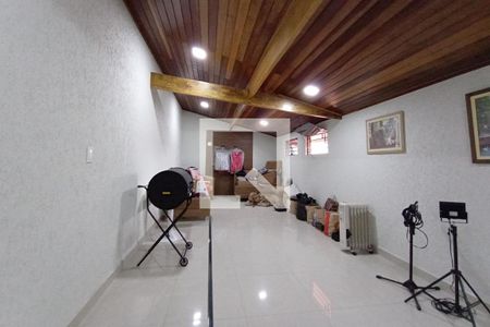 Casa à venda com 210m², 2 quartos e 2 vagasSotão