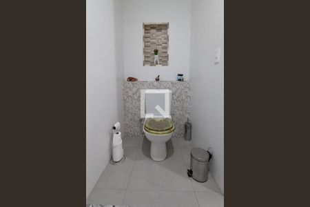 Casa à venda com 210m², 2 quartos e 2 vagasBanheiro 3 - Suíte 2