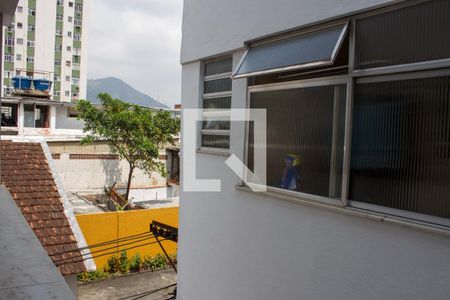 Apartamento à venda com 90m², 2 quartos e 2 vagasÁrea de Serviço / Varanda