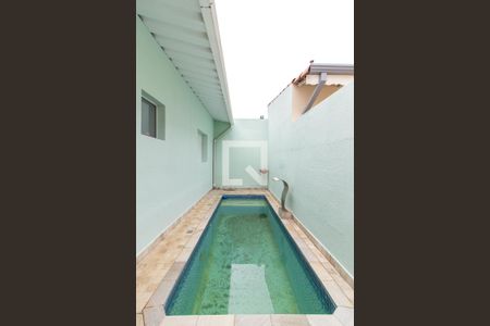 Casa à venda com 170m², 3 quartos e 2 vagasÁrea Externa