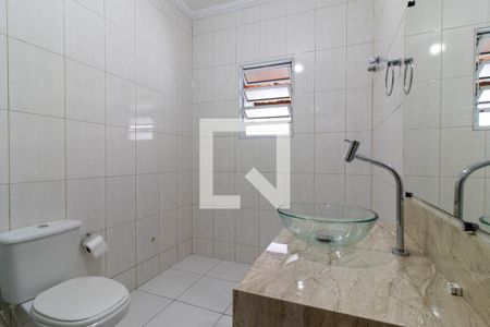 Casa à venda com 170m², 3 quartos e 2 vagasBanheiro do Quarto 1