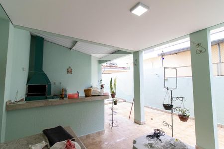 Casa à venda com 170m², 3 quartos e 2 vagasÁrea Externa