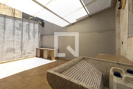 Casa à venda com 220m², 3 quartos e 2 vagasÁrea de Serviço