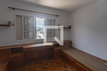 Casa à venda com 220m², 3 quartos e 2 vagasSuíte