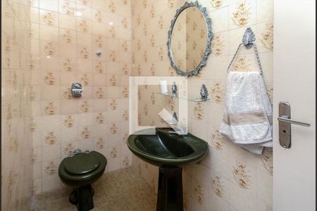 Casa à venda com 220m², 3 quartos e 2 vagasLavabo