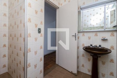 Casa à venda com 220m², 3 quartos e 2 vagasBanheiro