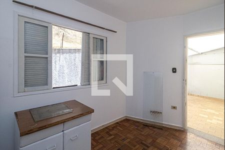 Casa à venda com 220m², 3 quartos e 2 vagasQuarto de Serviço