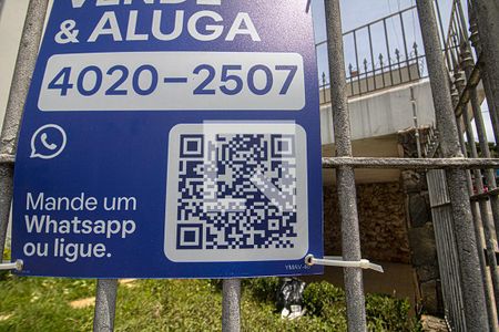 Casa à venda com 220m², 3 quartos e 2 vagasPlaca