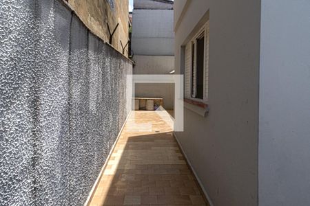 Casa à venda com 220m², 3 quartos e 2 vagasCorredor