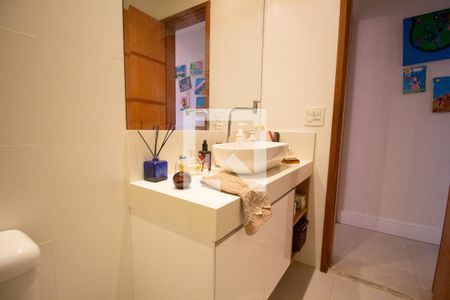 Apartamento à venda com 344m², 4 quartos e 4 vagasBanheiro Social