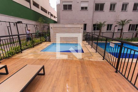 Apartamento à venda com 28m², 1 quarto e sem vaga Apartamento à venda com 28m², 1 quarto e sem vagaÁrea comum - Piscina