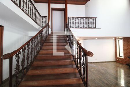 Escada de casa à venda com 4 quartos, 350m² em Interlagos, São Paulo