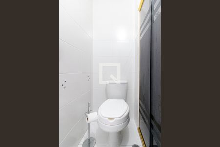 Apartamento à venda com 64m², 2 quartos e 1 vaga Apartamento à venda com 64m², 2 quartos e 1 vagaBanheiro