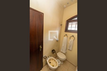 Casa à venda com 320m², 3 quartos e 3 vagasBanheiro da Suíte