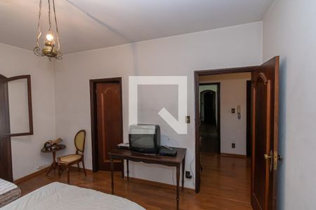 Casa à venda com 320m², 3 quartos e 3 vagasSuite